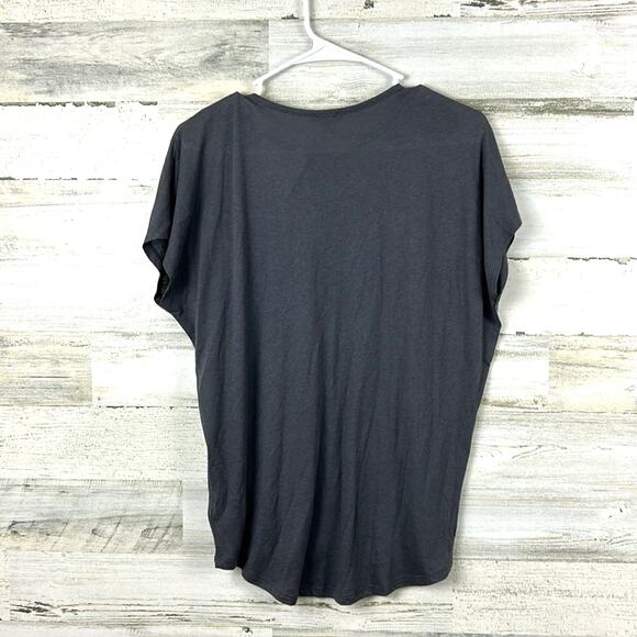 Express Womens XS Dark Gray V-Neck Short Sleeve Lightweight T-Shirt Top NEW - Picture 2 of 6